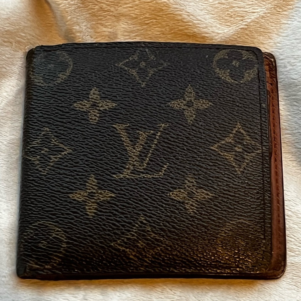 Authentic Vintage Louis Vuitton Monogram Bi-Fold Wallet